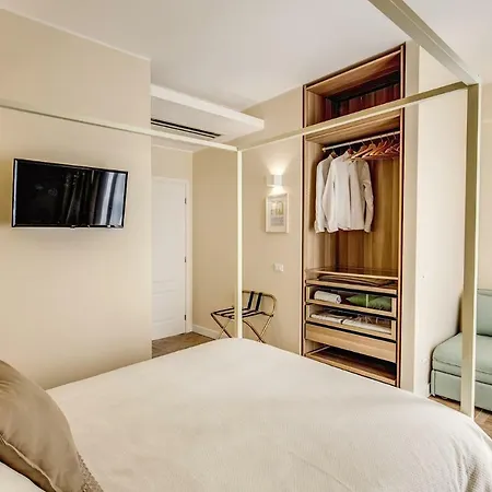 Rn _ Residenza Novecento * Рим