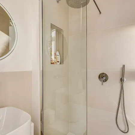 Rn _ Residenza Novecento בית הארחה 4*